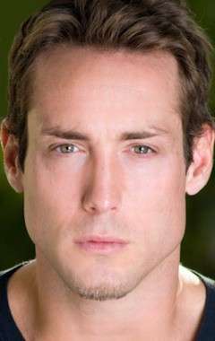 Актер Джонни Стронг