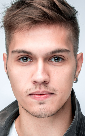 Актер Евгений Зарубин