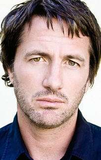 Актер Стиви Лонг