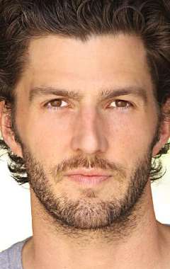 Актер Тайлер Джон Олсон