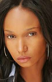 Актер Чина Шаверс