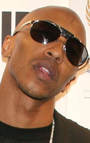 Актер Фредро Старр