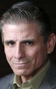 Актер Дэвид Джозеф Мартинес