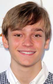 Актер Девон Джирхарт