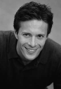 Актер Джон Лоуренс