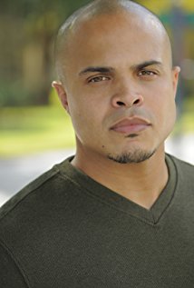 Актер Aaron Gillespie