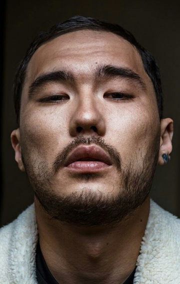 Актер Адиль Жалелов