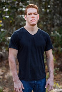 Актер Чад Крумли