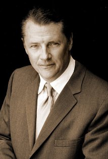 Актер Майкл Кук