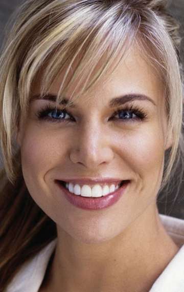 Актер Брук Бернс