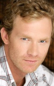 Актер Джейсон Дэвис