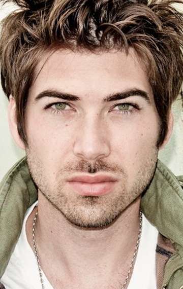 Фото Торан Коделл