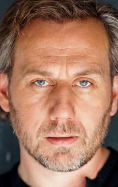 Актер Джонатан Уолкер