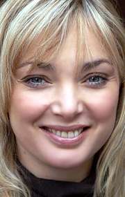 Актер Эмма Амос