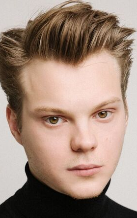 Актер Владислав Коноплёв