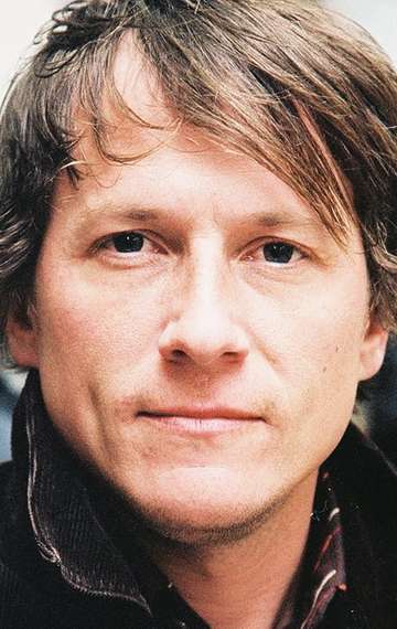 Актер Корин Немек