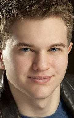 Актер Брэндон Хэннан