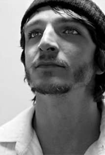 Актер Аарон Бер