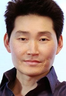 Актер Тед Ояма