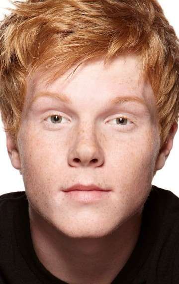 Актер Адам Хикс