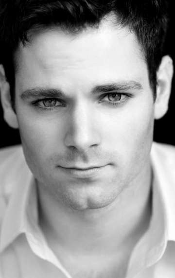 Актер Сэм Кеннард