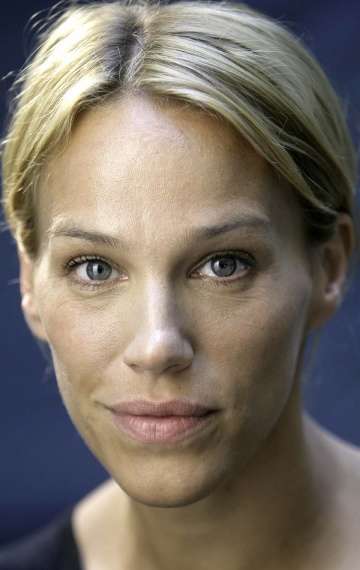 Актер Эмма Сьоберг