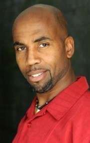 Актер Гастон Ховард