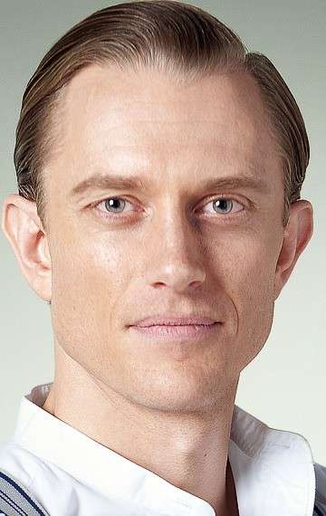 Актер Нил Джексон