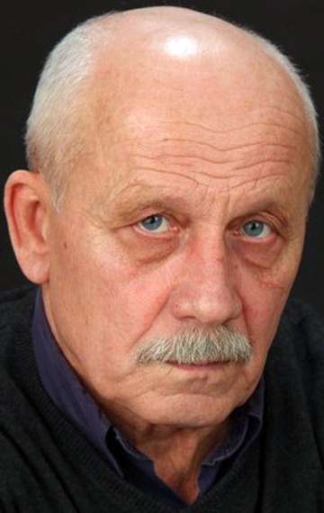 Актер Александр Сухинин