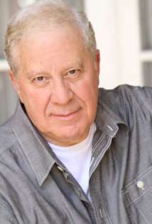 Актер Р.Дж. Адамс