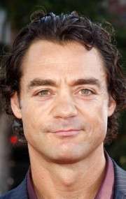 Актер Дэвид С. Ли