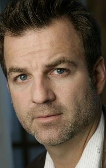 Актер Грегори Аббей