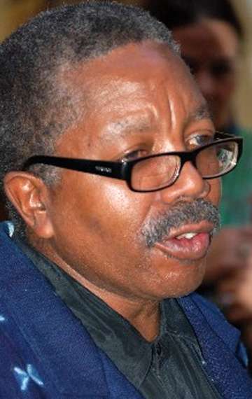 Актер Джон Матшикиза