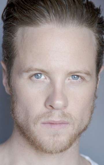 Фото Эштон Холмс