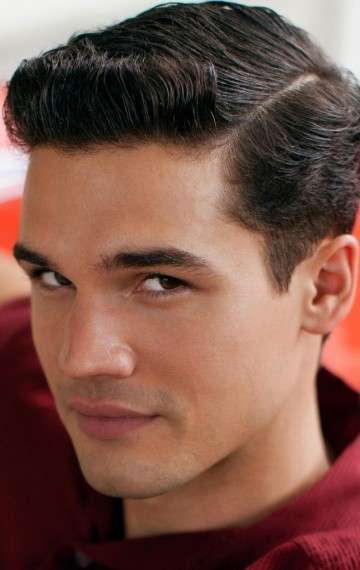 Актер Стивен Стрейт