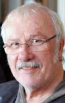 Актер Дэн Хеннесси