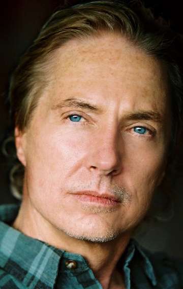 Актер Ли Перкинс