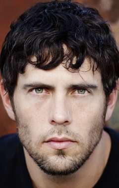 Актер Джош Берри