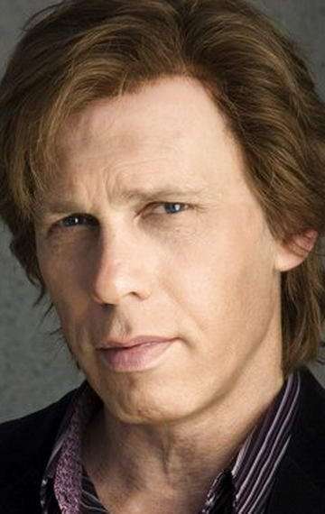 Актер МакКензи Грэй