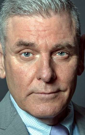 Актер Митчелл Маллен