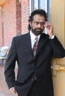 Актер Энтони Теккек