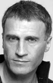 Актер Александр Дедюшко