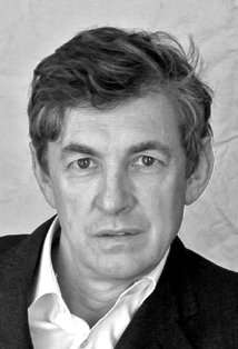 Актер Дэвид Лоу
