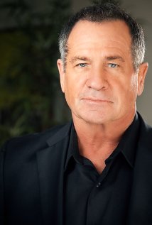 Актер Джон Мейер