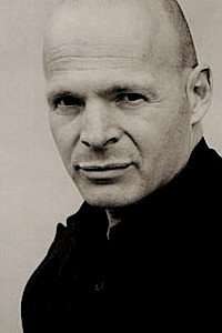 Актер Марк Хотон