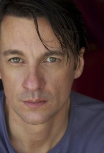 Актер Чоппи Гильотт