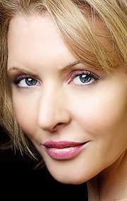 Актер Кристен Шоу