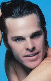 Фото Джозеф Боттомс