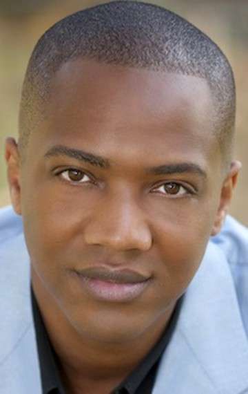 Актер Дж. Аугуст Ричардс