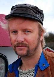 Актер Халлвард Холмен